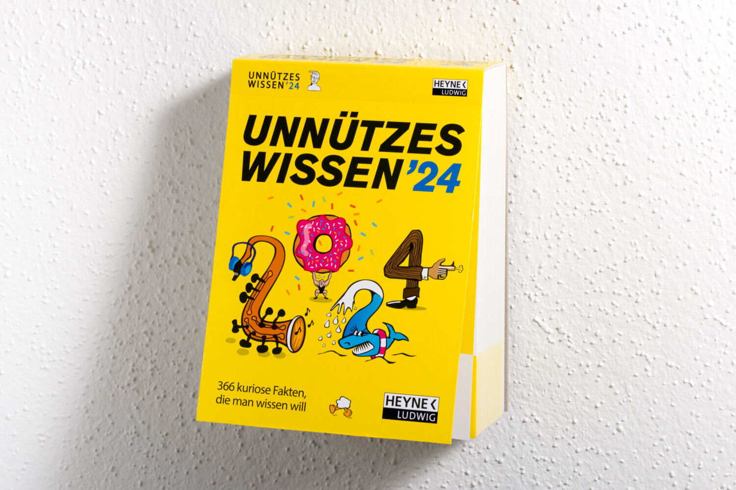 Bild: 9783453239364 | Unnützes Wissen 2024 | Christian Wolf | Kalender | 368 S. | Deutsch