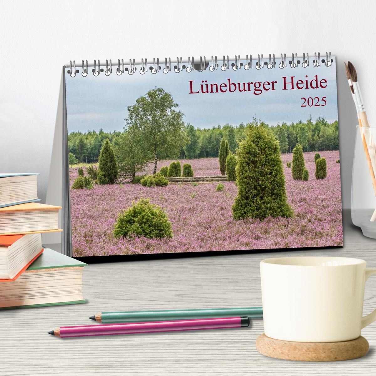 Bild: 9783435774555 | Lüneburger Heide (Tischkalender 2025 DIN A5 quer), CALVENDO...