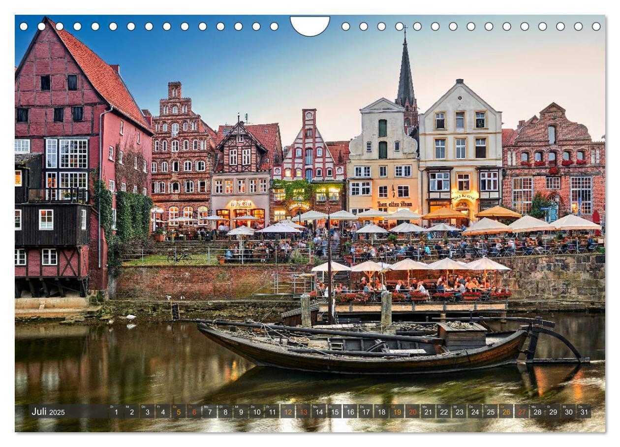 Bild: 9783435358083 | LÜNEBURG Ein- und Ausblicke von Andreas Voigt (Wandkalender 2025...