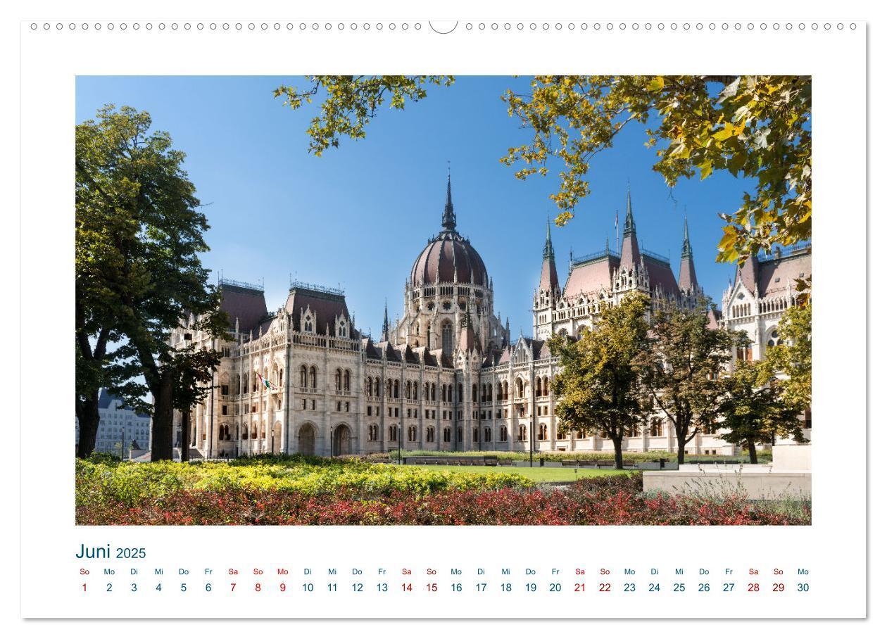 Bild: 9783383816130 | Budapest: zwischen Parlamentsgebäude und Burgpalast (Wandkalender...