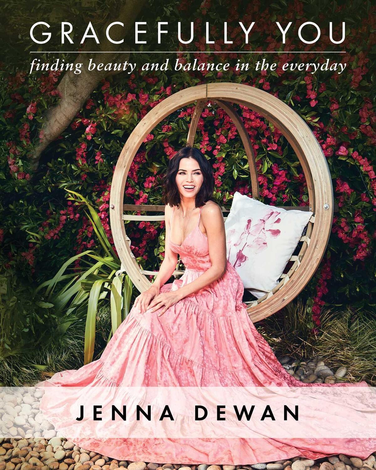 Cover: 9781501191510 | Gracefully You: Finding Beauty and Balance in the Everyday | Dewan
