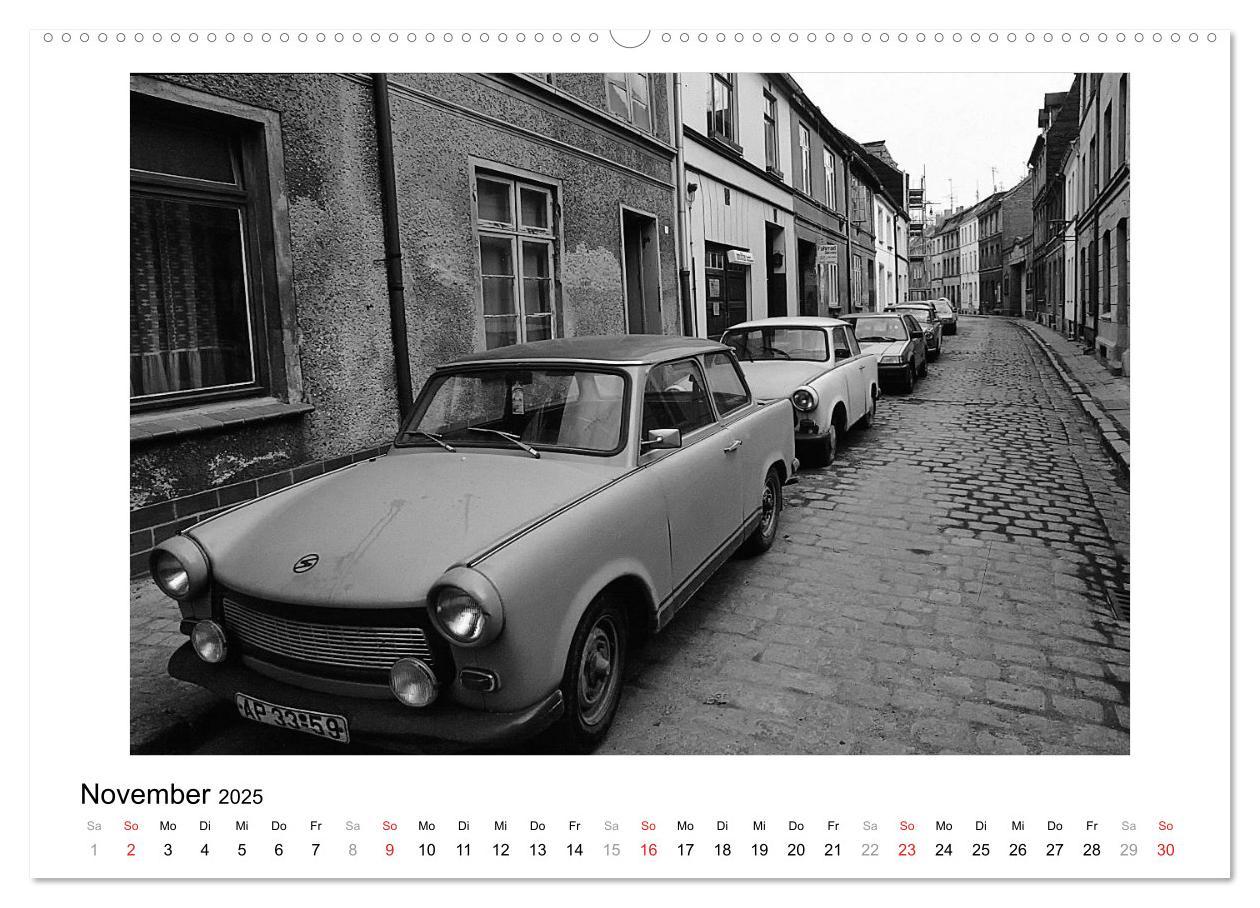 Bild: 9783435821396 | Aus - Zeit der Trabanten (Wandkalender 2025 DIN A2 quer), CALVENDO...