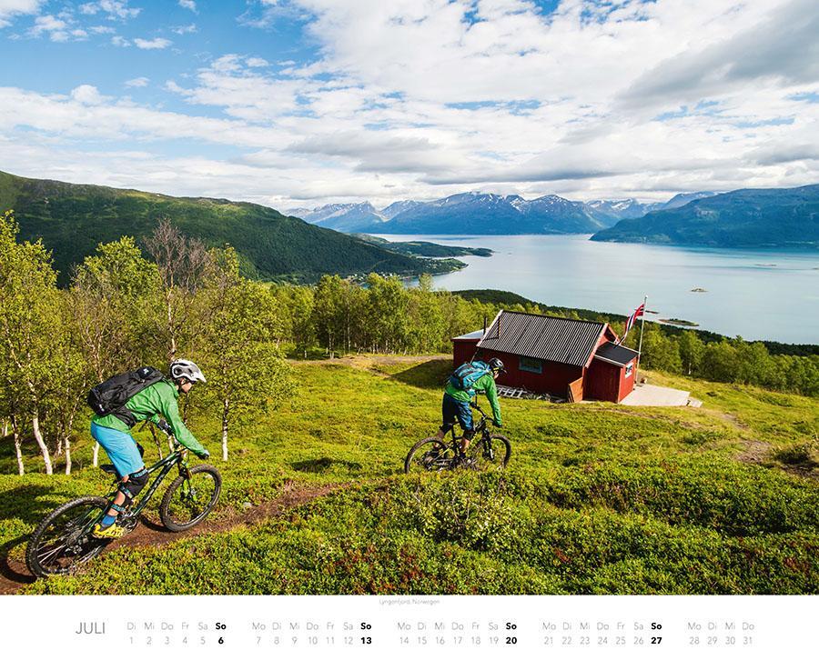 Bild: 9783966647953 | Mountain Moments Mountainbike-Abenteuer Kalender 2025 | Schwager