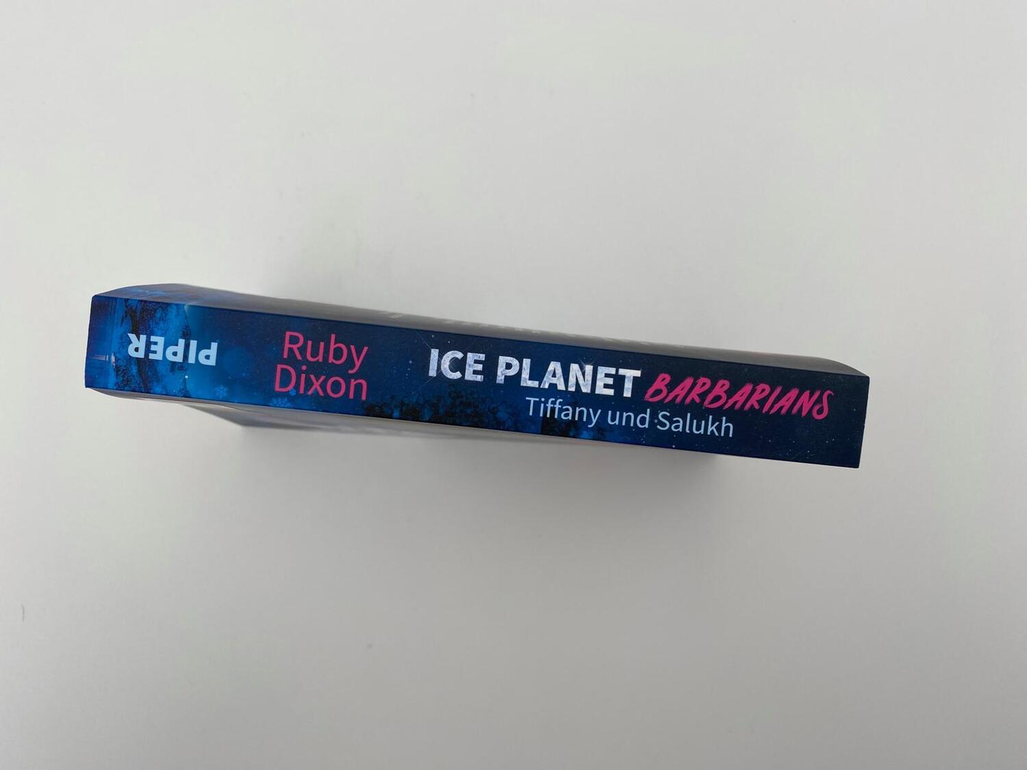 Bild: 9783492707459 | Ice Planet Barbarians - Tiffany und Salukh | Ruby Dixon | Taschenbuch