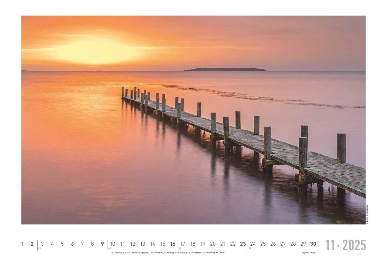 Bild: 4251732343392 | Seeblick 2025 - Bildkalender quer 49,5x33 cm - Sea View - die...