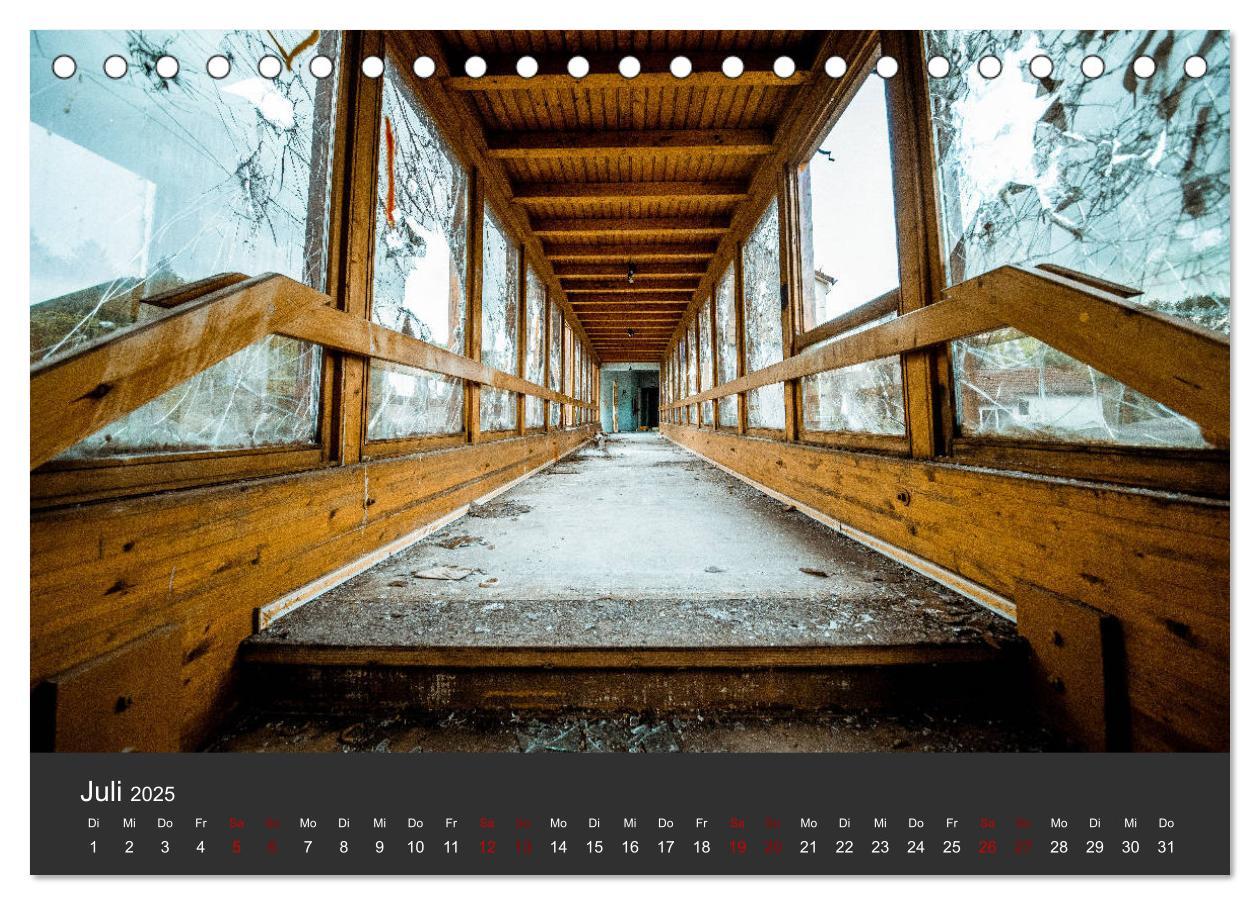 Bild: 9783435216383 | Verlassene Orte - Ein Lost Places Kalender (Tischkalender 2025 DIN...