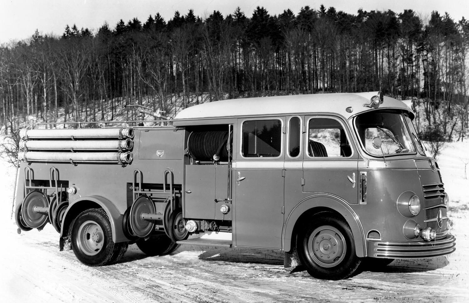 Bild: 9783751611336 | Feuerwehrfahrzeuge Mercedes-Benz nach 1945 | Alexander Weber | Buch