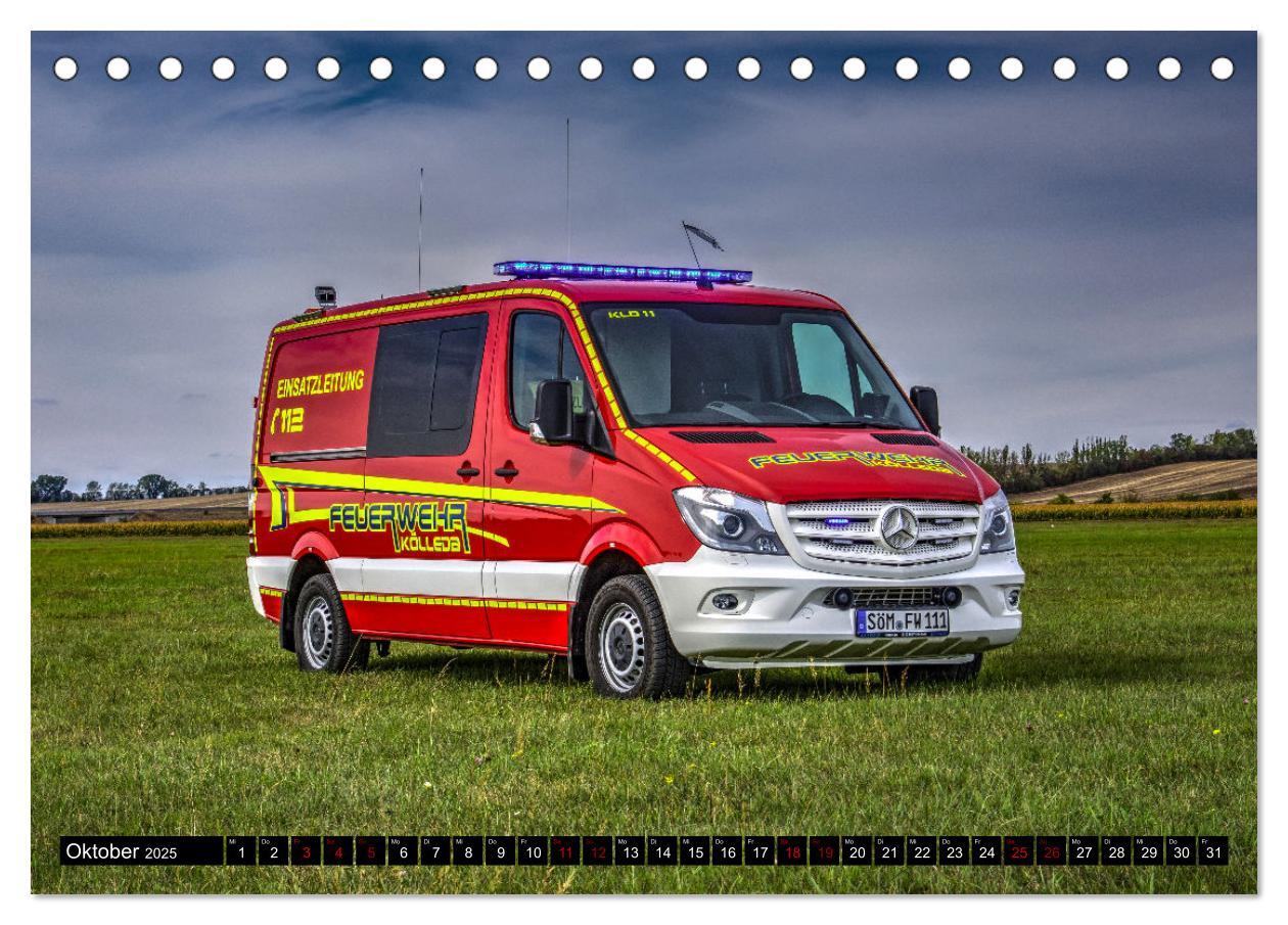 Bild: 9783435036080 | Feuerwehrfahrzeuge (Tischkalender 2025 DIN A5 quer), CALVENDO...