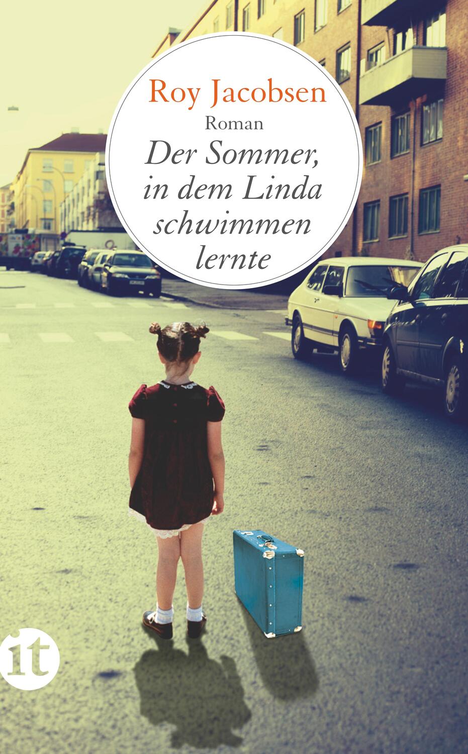 Cover: 9783458358275 | Der Sommer, in dem Linda schwimmen lernte | Roy Jacobsen | Taschenbuch