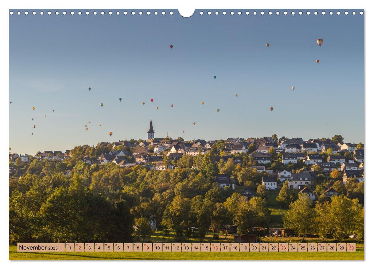 Bild: 9783383854897 | Montgolfiade der Ballone im Sauerland (Wandkalender 2025 DIN A3...