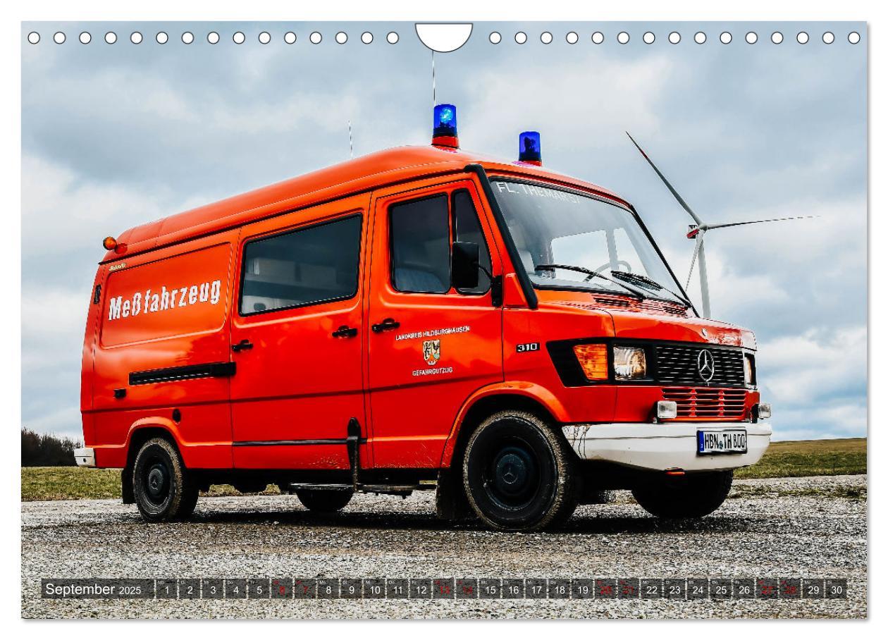 Bild: 9783383861611 | Feuerwehrfahrzeuge (Wandkalender 2025 DIN A4 quer), CALVENDO...