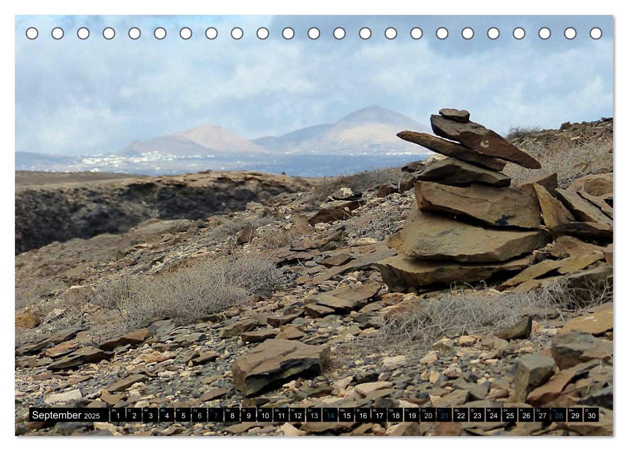 Bild: 9783435710942 | Vulkaninsel Lanzarote (Tischkalender 2025 DIN A5 quer), CALVENDO...