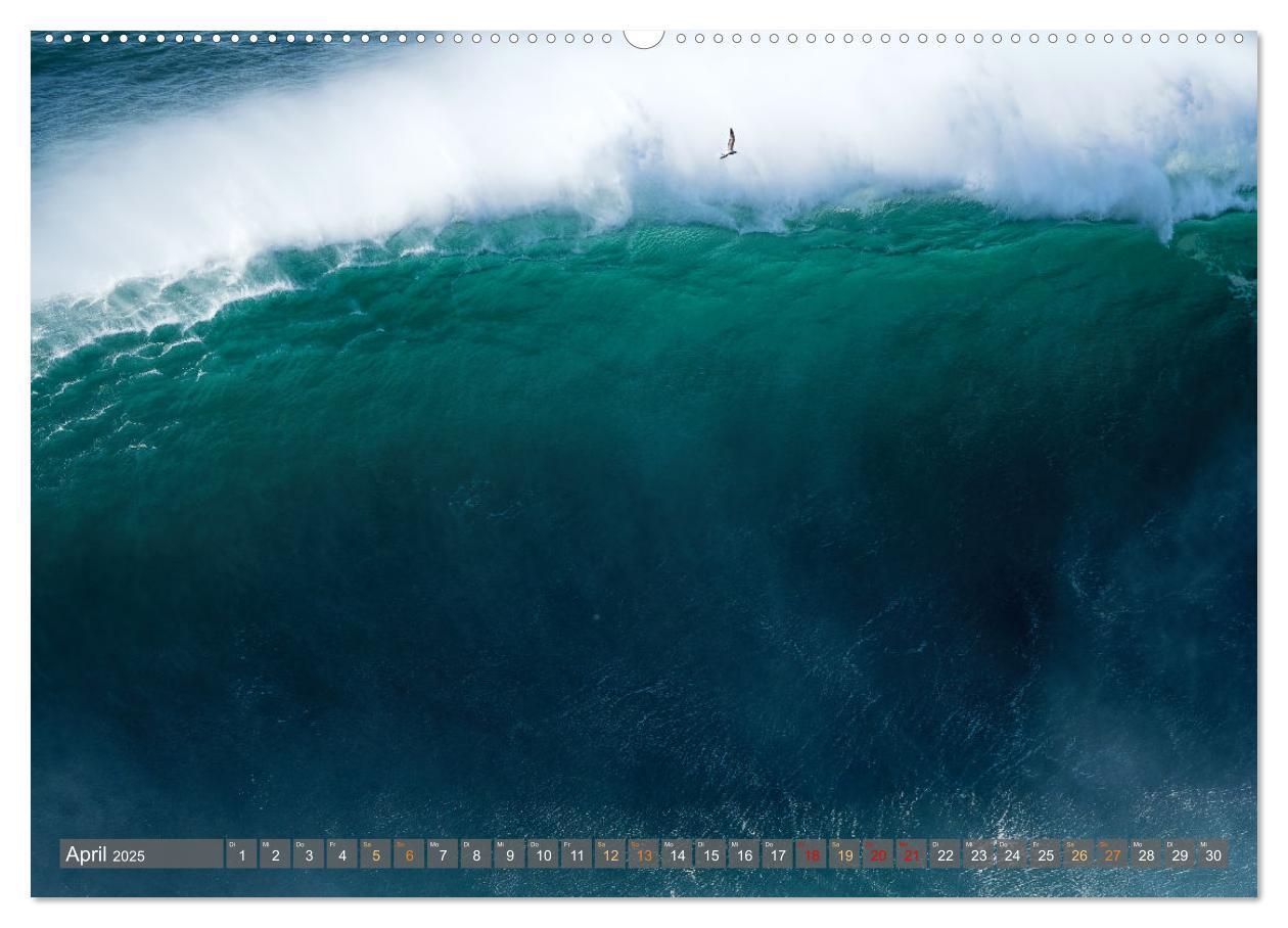 Bild: 9783457199527 | OCEAN POWER - Die Riesenwellen von Nazaré (Wandkalender 2025 DIN A2...