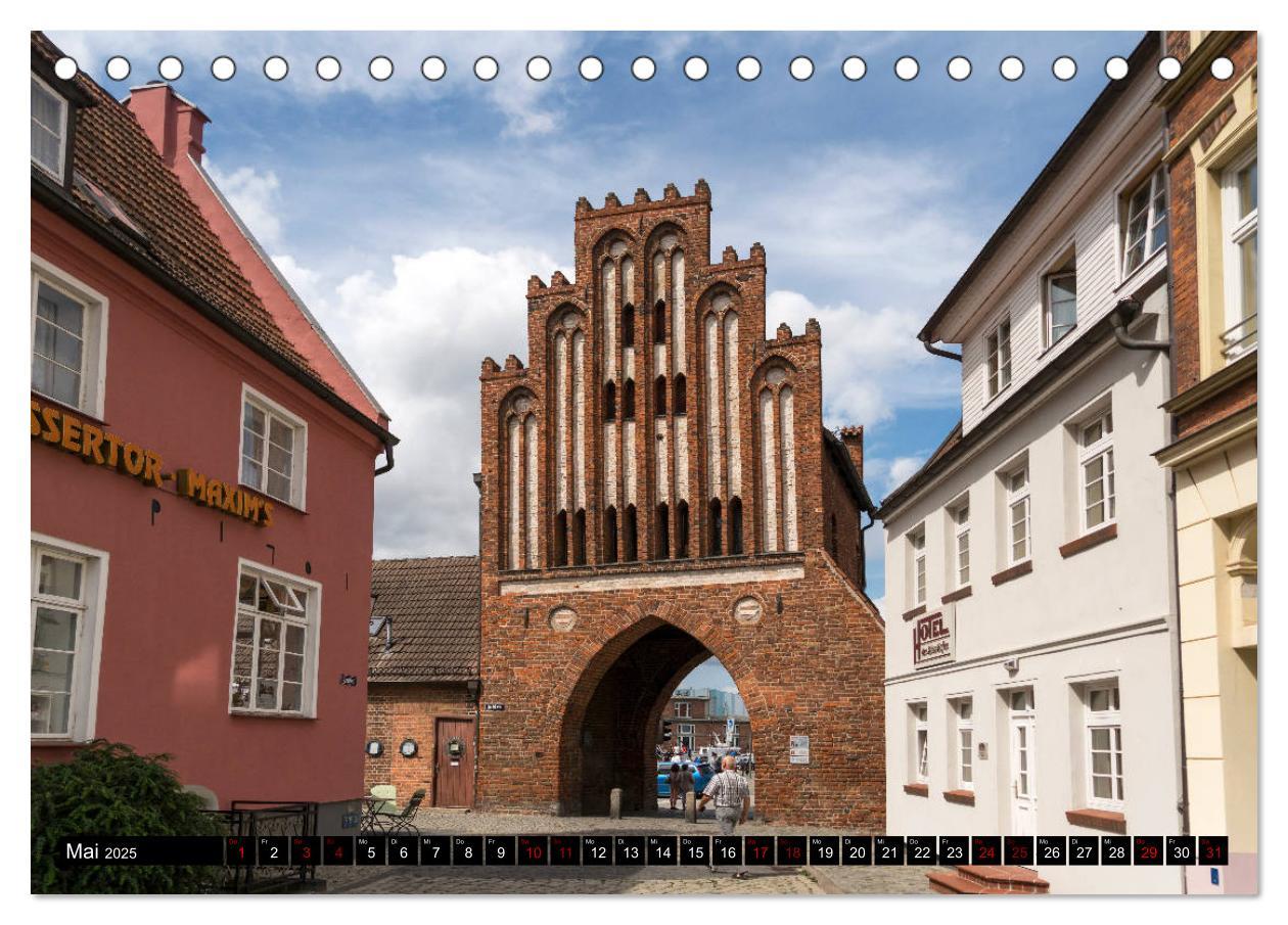 Bild: 9783435409846 | Hansestadt Wismar (Tischkalender 2025 DIN A5 quer), CALVENDO...