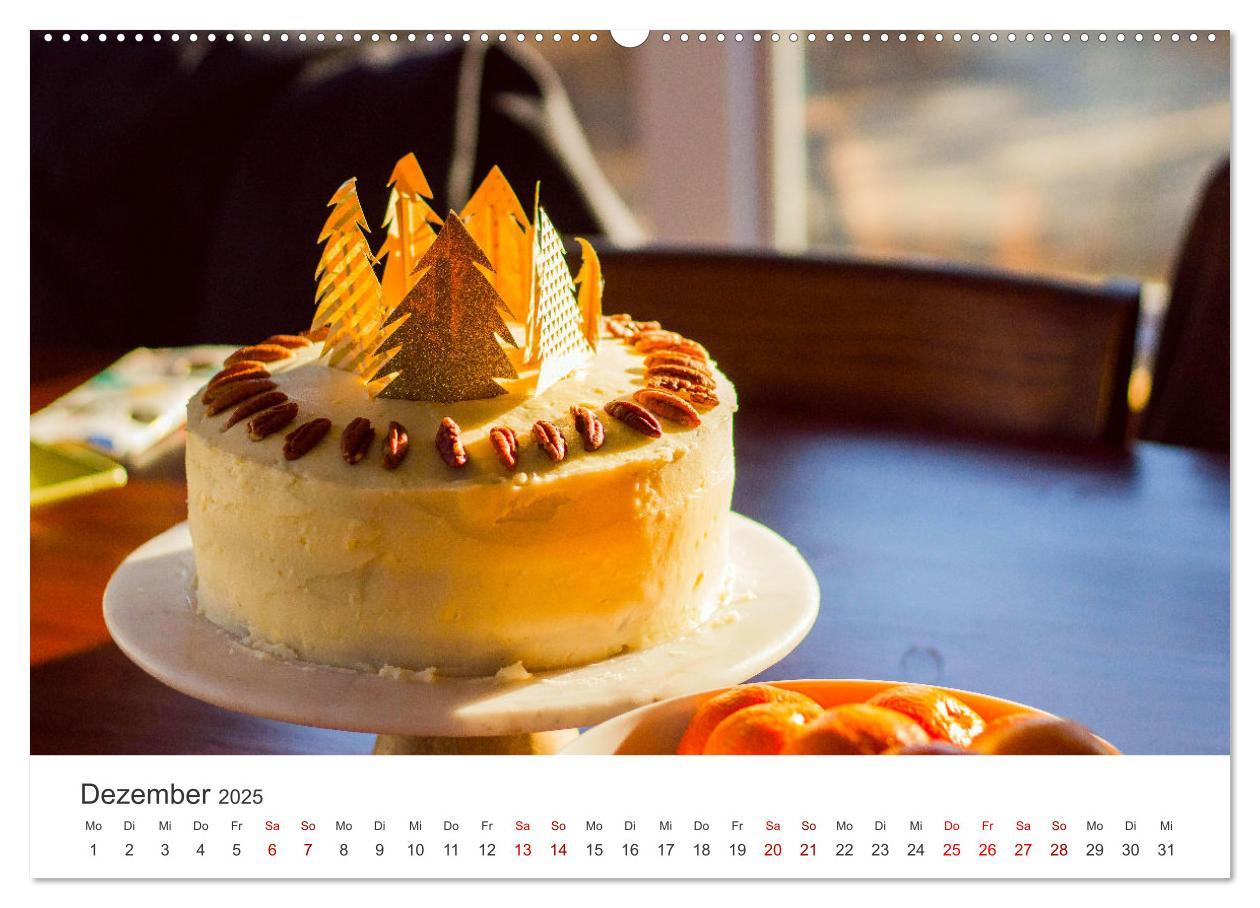 Bild: 9783383927911 | Köstliche Kuchen (Wandkalender 2025 DIN A2 quer), CALVENDO...