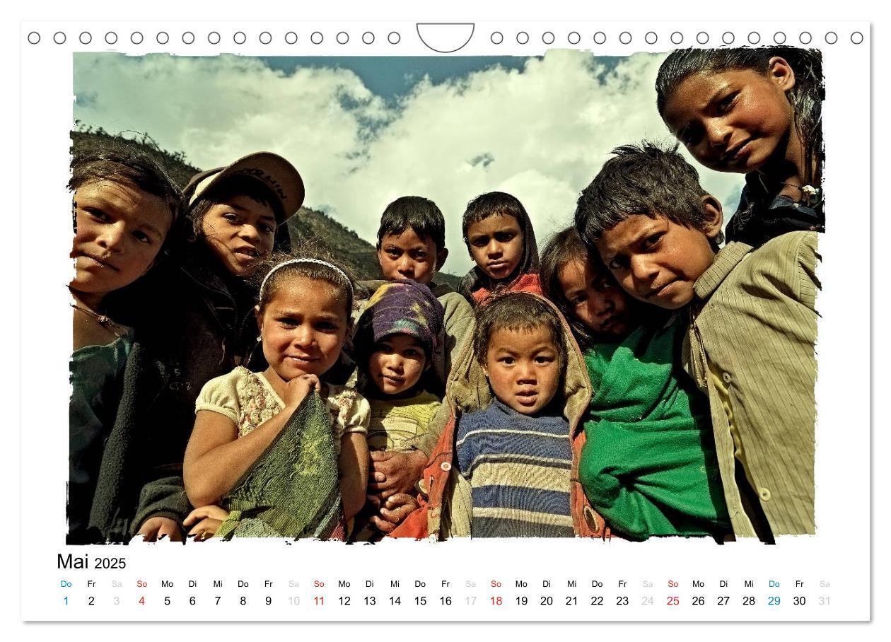 Bild: 9783435547111 | BEGEGNUNGEN IN NEPAL (Wandkalender 2025 DIN A4 quer), CALVENDO...