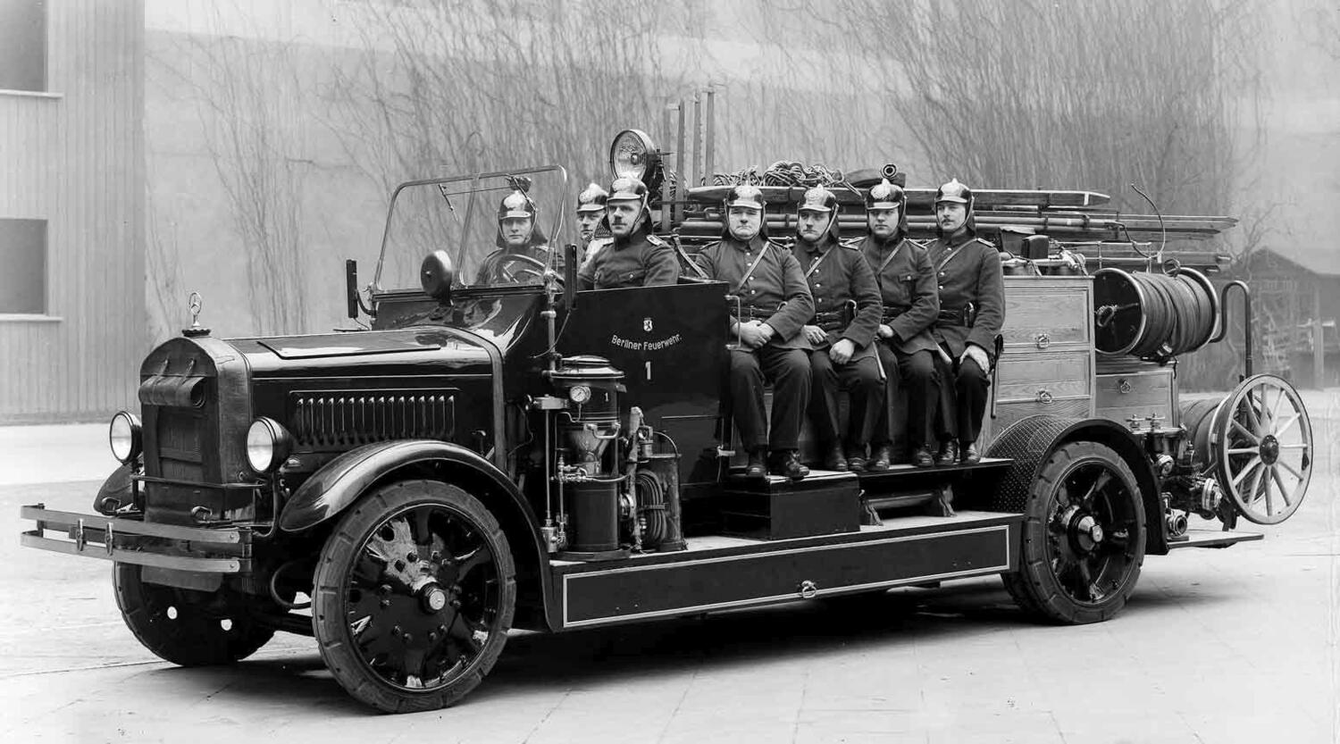 Bild: 9783751611077 | Feuerwehrfahrzeuge Mercedes-Benz 1926-1945 | Alexander Weber | Buch