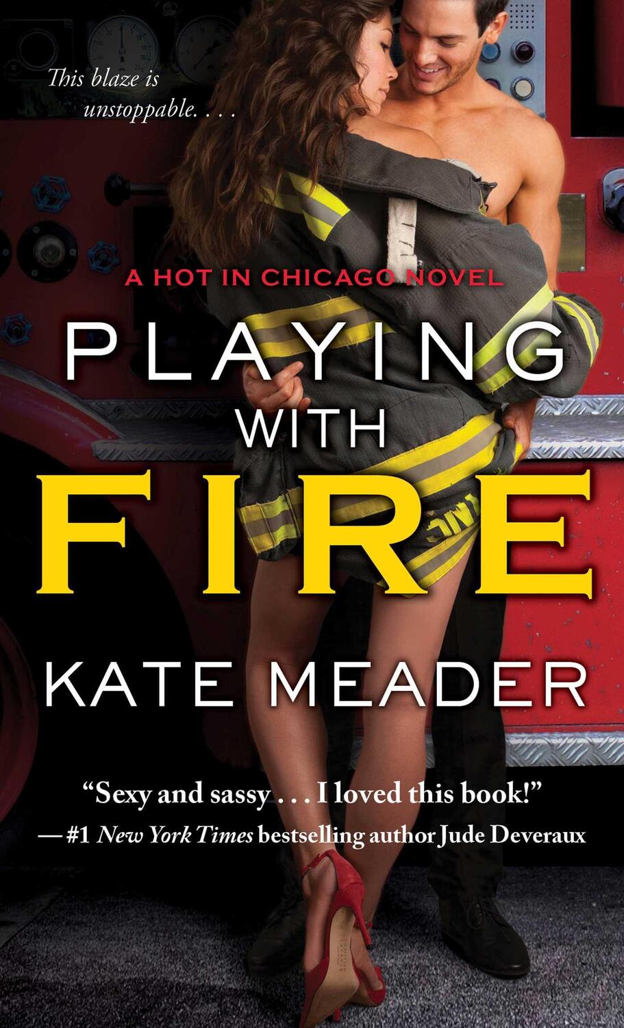 Cover: 9781476785929 | Playing with Fire | Kate Meader | Taschenbuch | Hot in Chicago | 2015