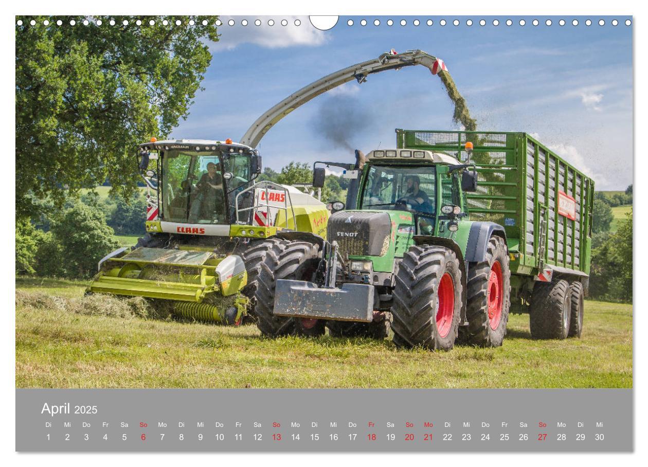 Bild: 9783435173600 | Landtechnik im Einsatz (Wandkalender 2025 DIN A3 quer), CALVENDO...