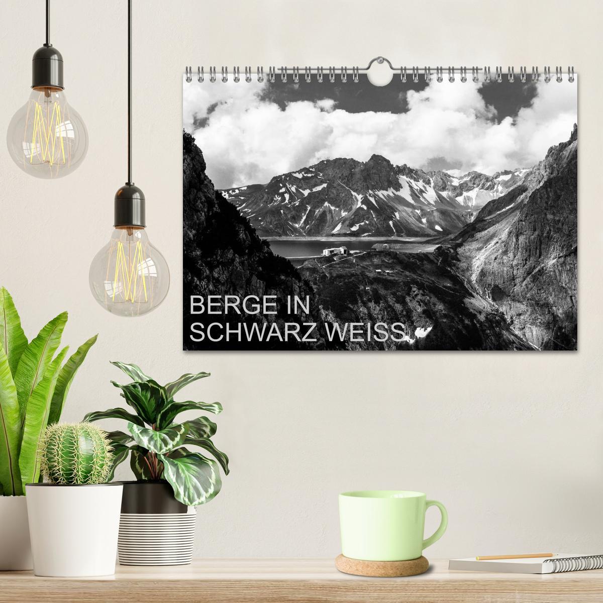 Bild: 9783435660377 | BERGE IN SCHWARZ WEISS (Wandkalender 2025 DIN A4 quer), CALVENDO...