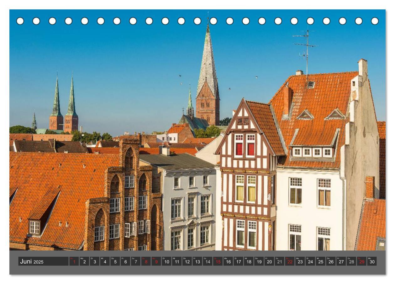 Bild: 9783435621996 | Die Hansestadt Lübeck (Tischkalender 2025 DIN A5 quer), CALVENDO...