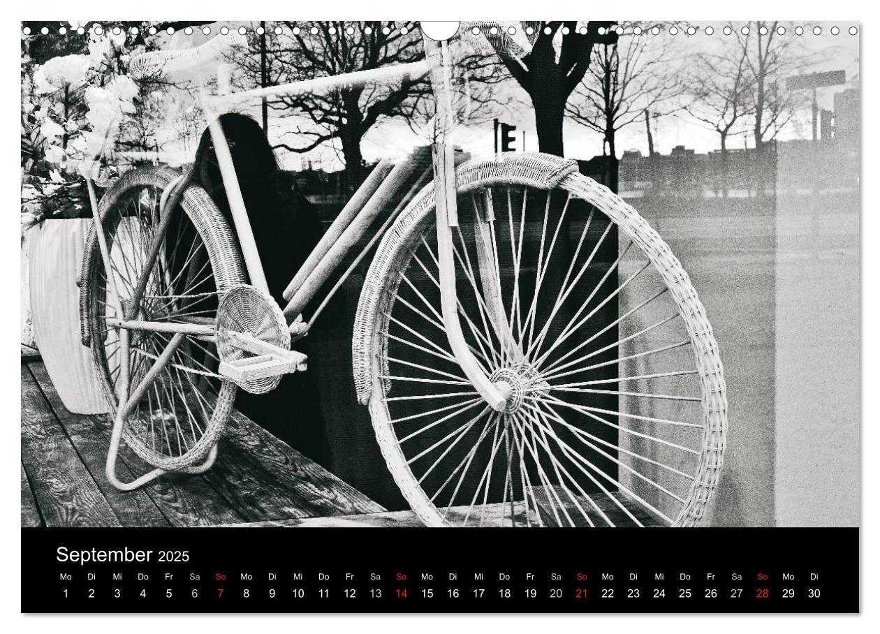 Bild: 9783435469857 | 200 Jahre Fahrrad - Ausschnitte von Ulrike SSK (Wandkalender 2025...