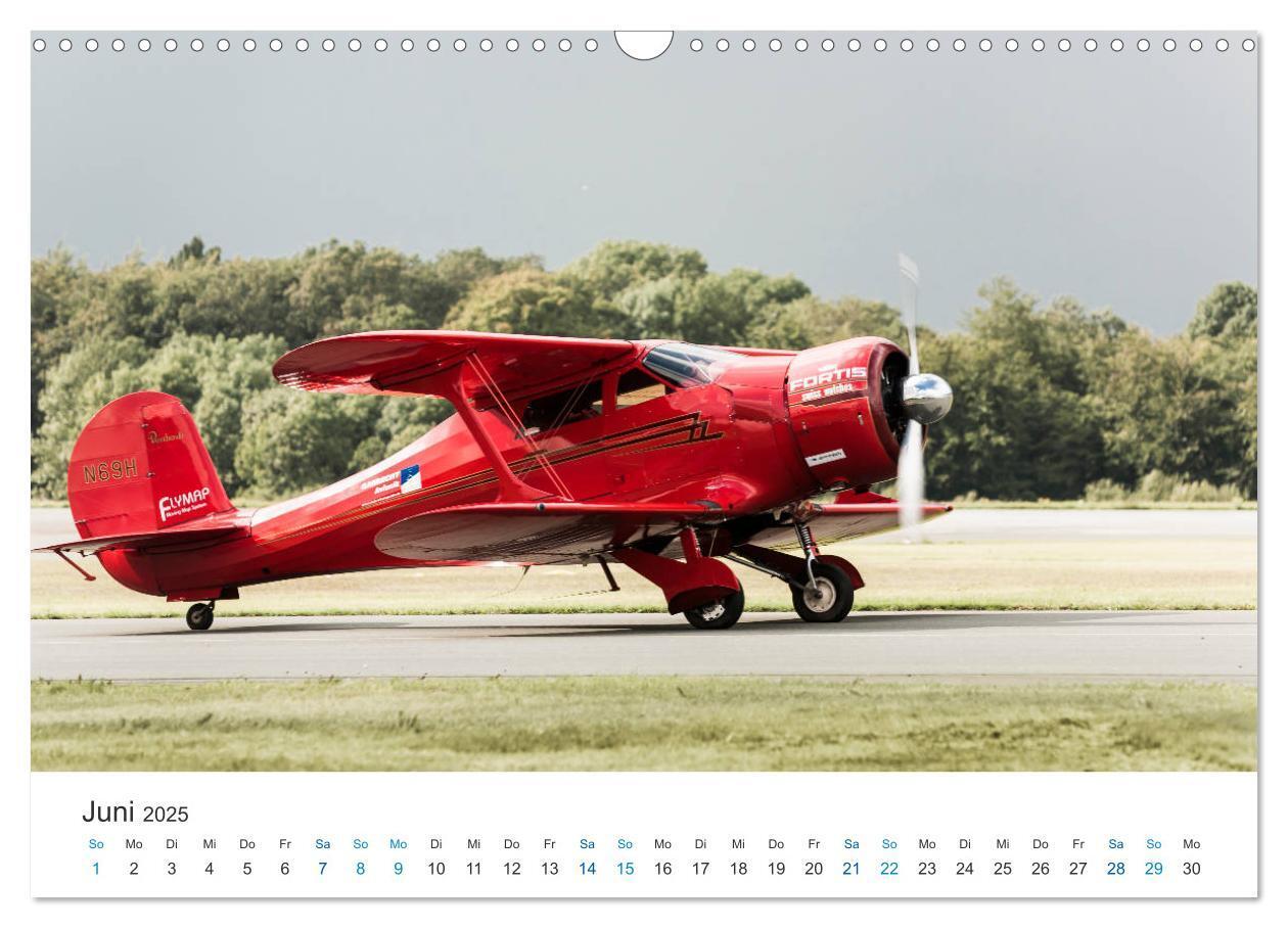 Bild: 9783435829927 | AVIATION CLASSICS seen by custompix.de (Wandkalender 2025 DIN A3...