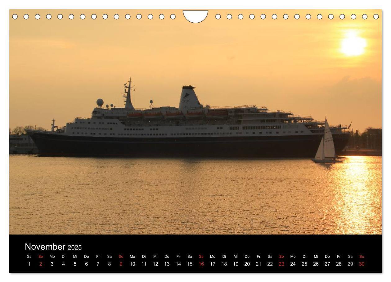 Bild: 9783435809134 | Cruiseliner in Warnemünde (Wandkalender 2025 DIN A4 quer), CALVENDO...