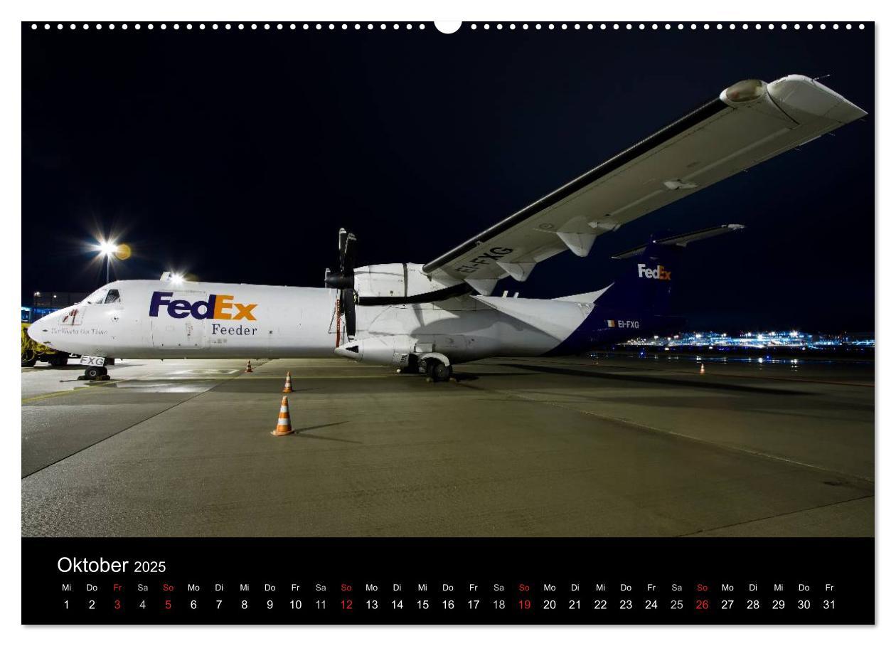 Bild: 9783435742073 | Flugzeuge bei Nacht (Wandkalender 2025 DIN A2 quer), CALVENDO...