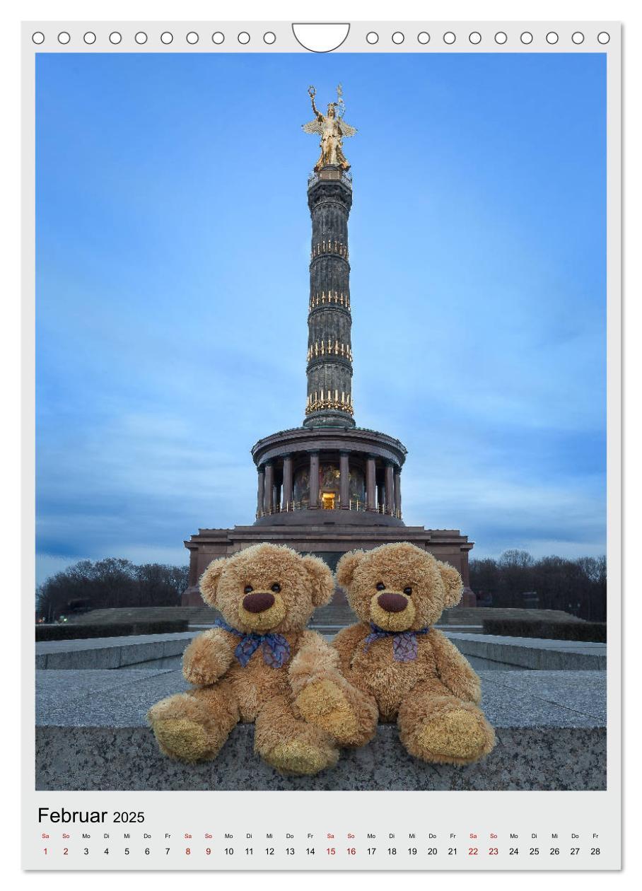 Bild: 9783435985371 | Travelling Teddy in Europa (Wandkalender 2025 DIN A4 hoch),...