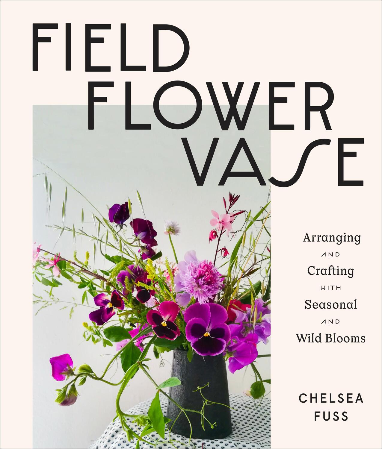 Cover: 9781419743962 | Field, Flower, Vase | Chelsea Fuss | Buch | Englisch | 2021