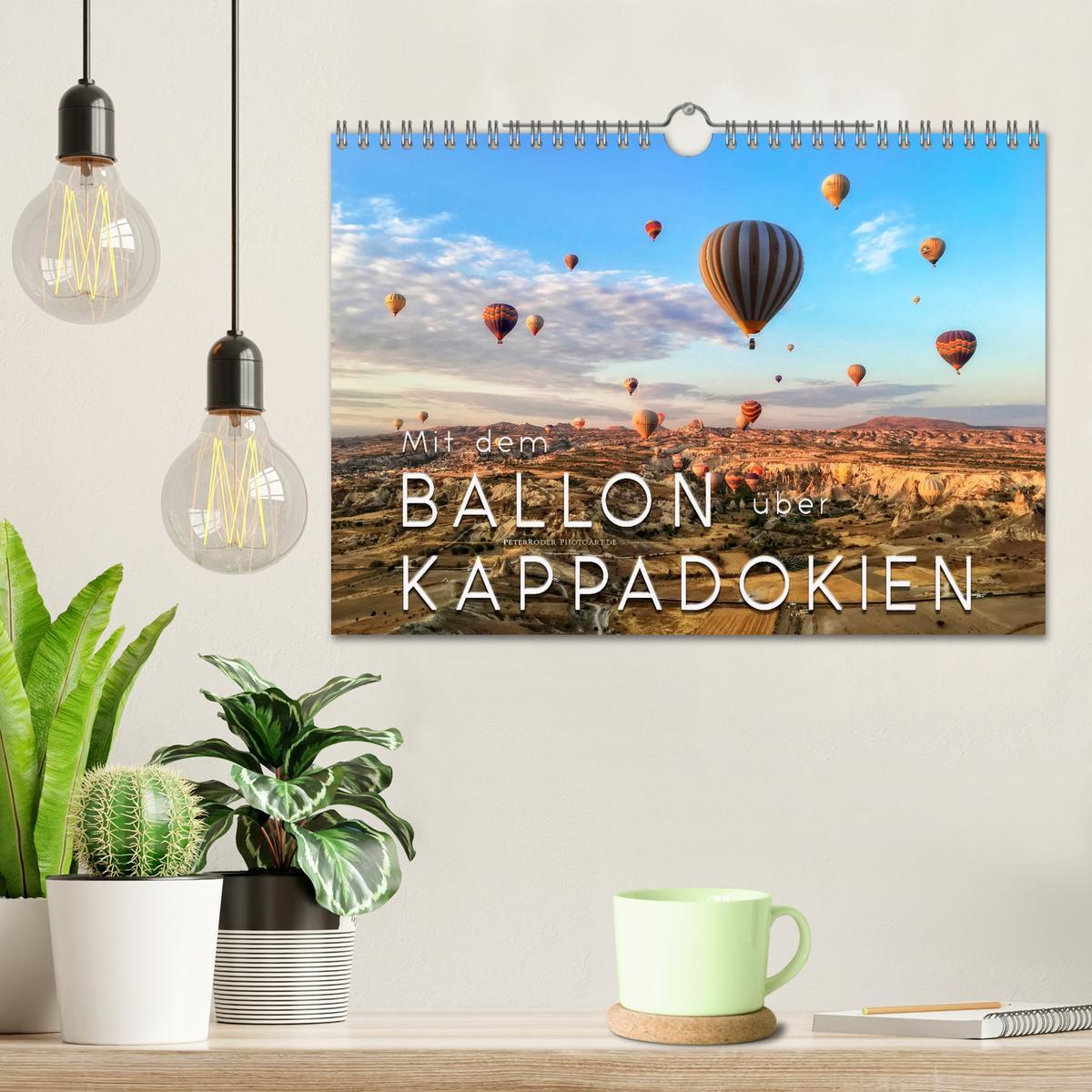 Bild: 9783435358281 | Mit dem Ballon über Kappadokien (Wandkalender 2025 DIN A4 quer),...