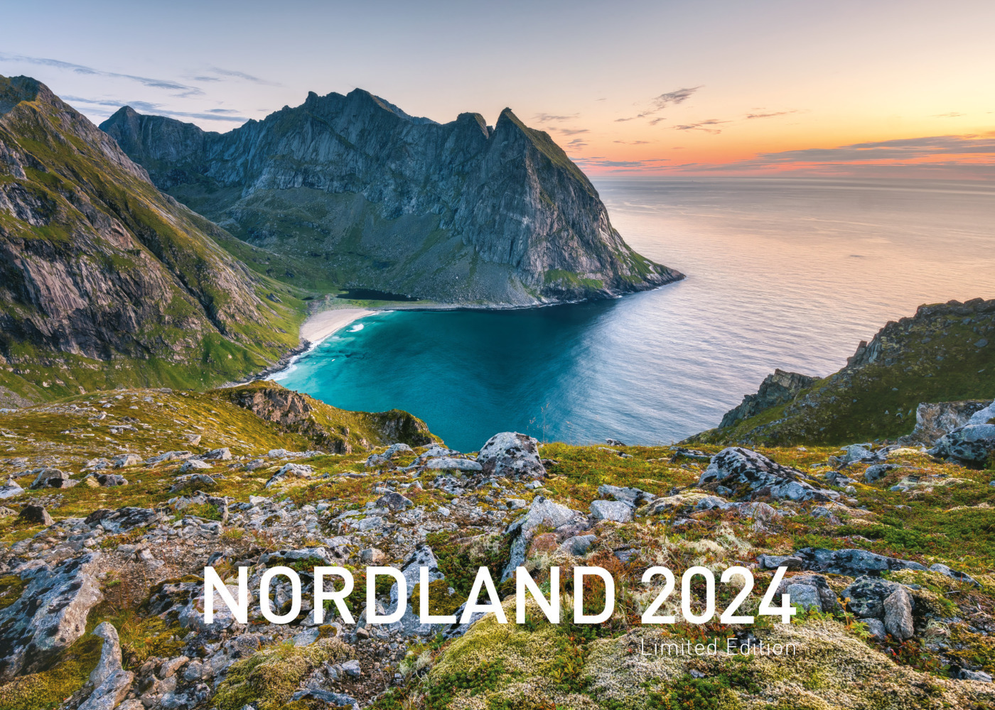 Cover: 9783968553702 | 360° Nordland Exklusivkalender 2024 | Petra Zwerger-Schoner (u. a.)