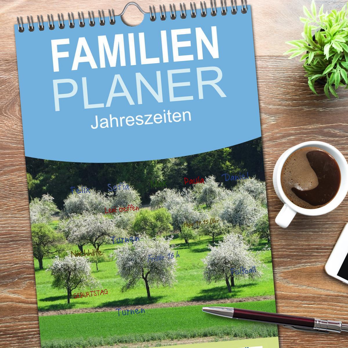 Bild: 9783457116005 | Familienplaner 2025 - Jahreszeiten mit 5 Spalten (Wandkalender, 21...