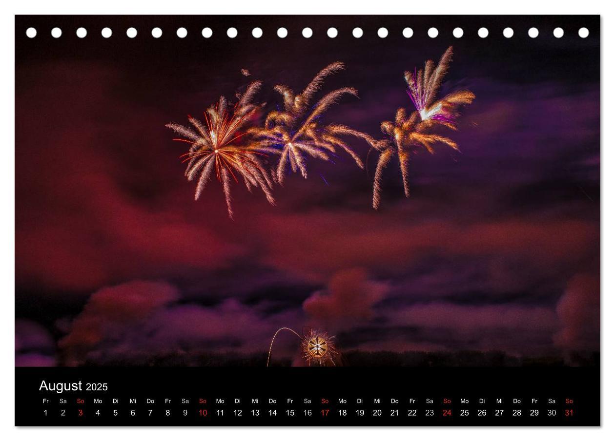 Bild: 9783435828470 | Das Feuerwerk (Tischkalender 2025 DIN A5 quer), CALVENDO...