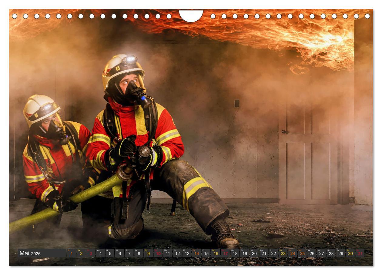 Bild: 9783457260425 | Im Bann der Rettung - Feuerwehr (Wandkalender 2026 DIN A4 quer),...