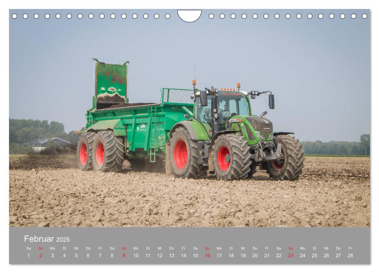 Bild: 9783435173983 | Landtechnik im Einsatz (Wandkalender 2025 DIN A4 quer), CALVENDO...