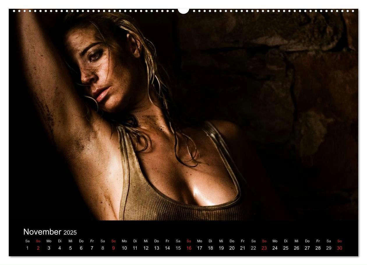 Bild: 9783435661749 | DIRTY GIRLS Frauen in Wasser und Öl (Wandkalender 2025 DIN A2...