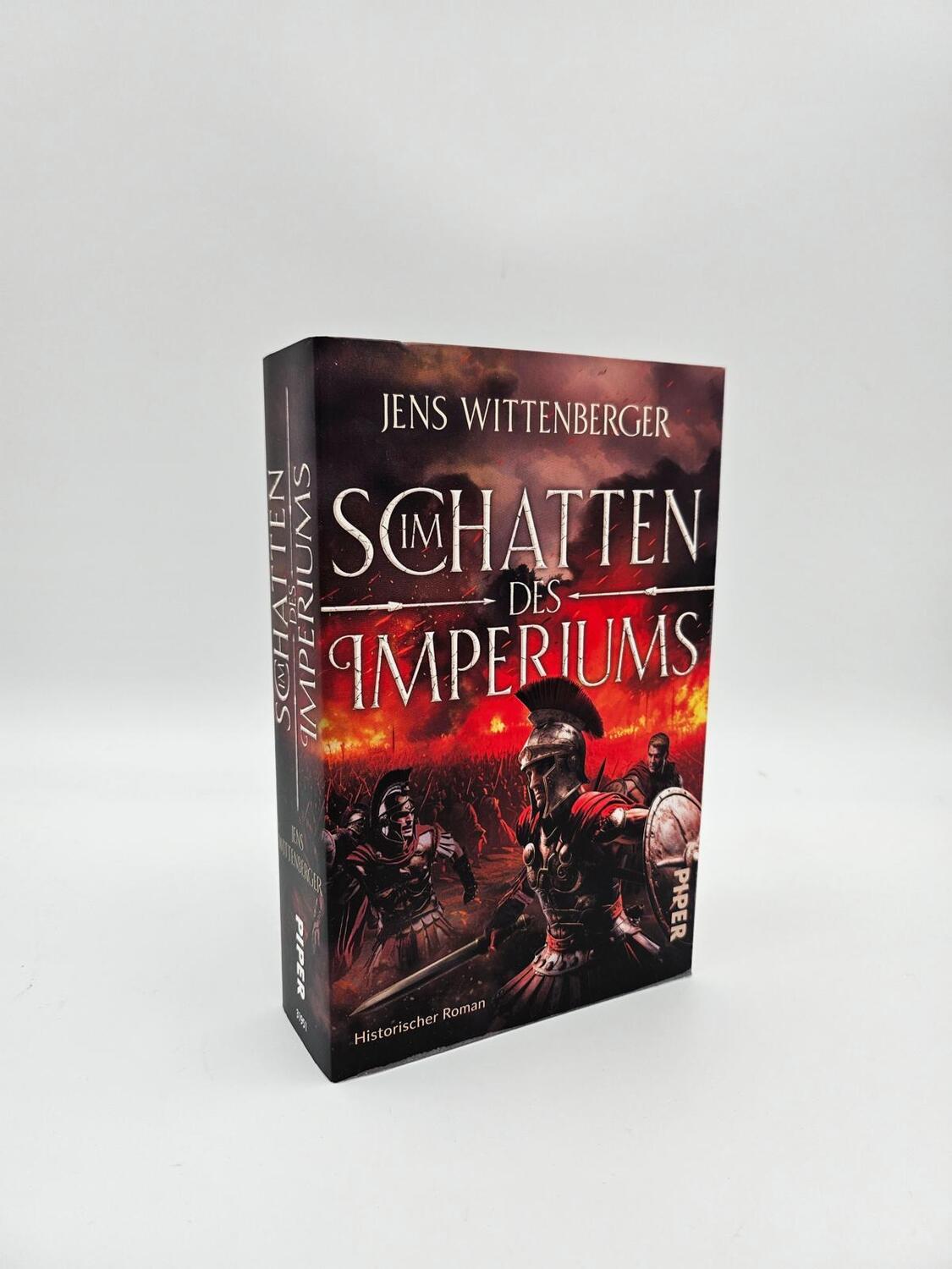 Bild: 9783492319515 | Im Schatten des Imperiums | Jens Wittenberger | Taschenbuch | 704 S.