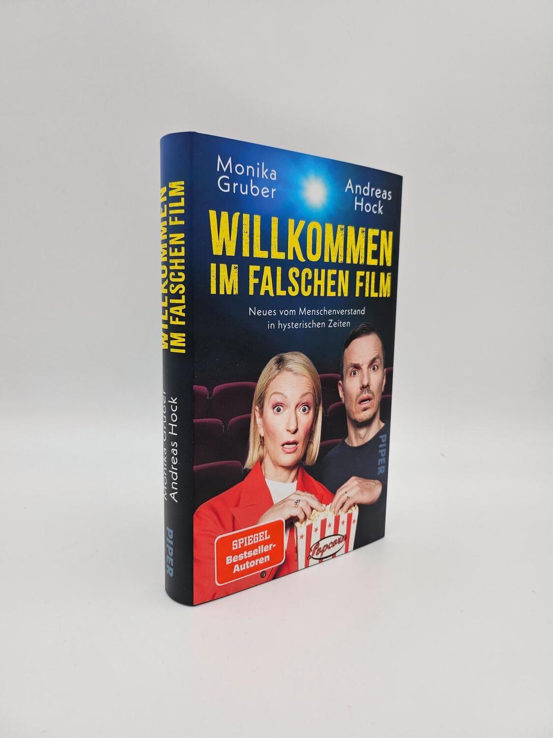 Bild: 9783492075015 | Willkommen im falschen Film | Monika Gruber (u. a.) | Buch | 240 S.