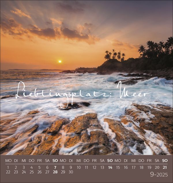 Bild: 9783731876359 | Urlaubsreif 2025 | aufstellbarer Postkartenkalender | Korsch Verlag