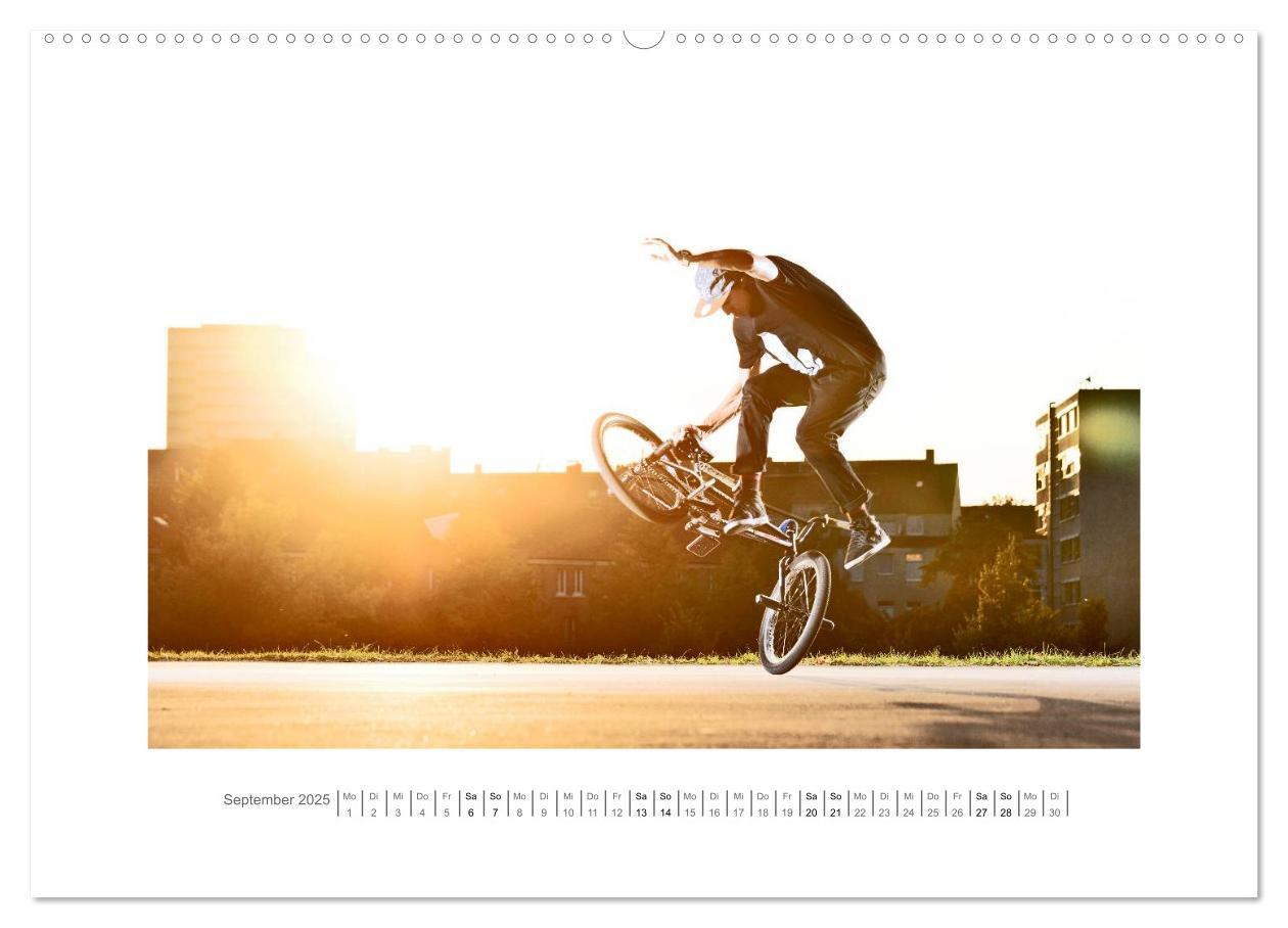 Bild: 9783435561056 | fullbmxcrmo4130 - bmx fotografie von tim korbmacher (Wandkalender...