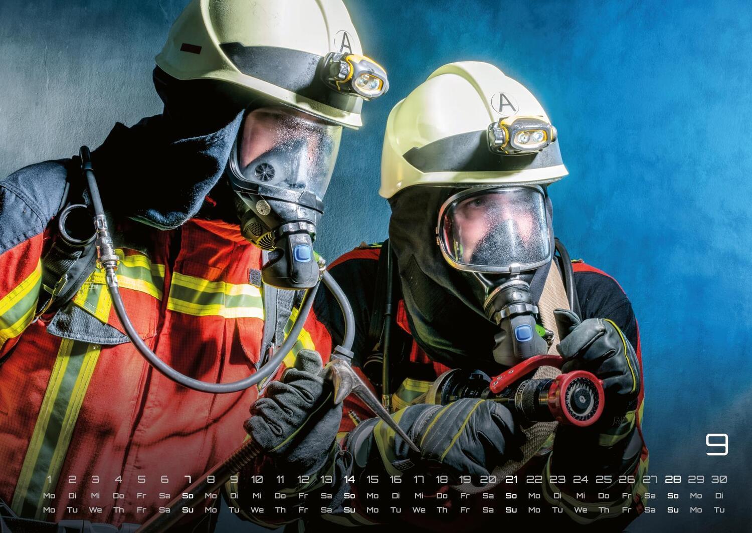 Bild: 9783986733988 | FIREFIGHTER - Retter in der Not - Feuerwehr - 2025 - Kalender DIN A2