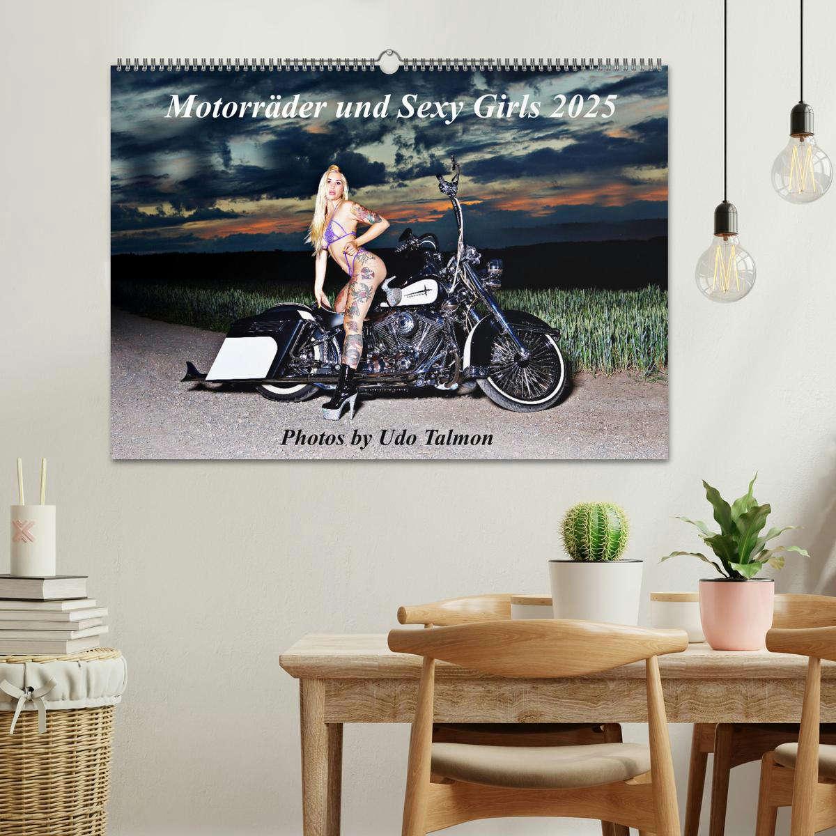 Bild: 9783383964152 | Motorräder und Sexy Girls (Wandkalender 2025 DIN A2 quer), CALVENDO...