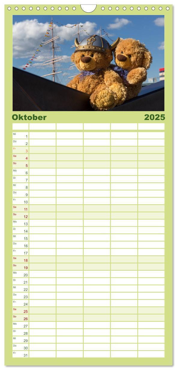 Bild: 9783457110614 | Familienplaner 2025 - Travelling Teddy mit 5 Spalten (Wandkalender,...