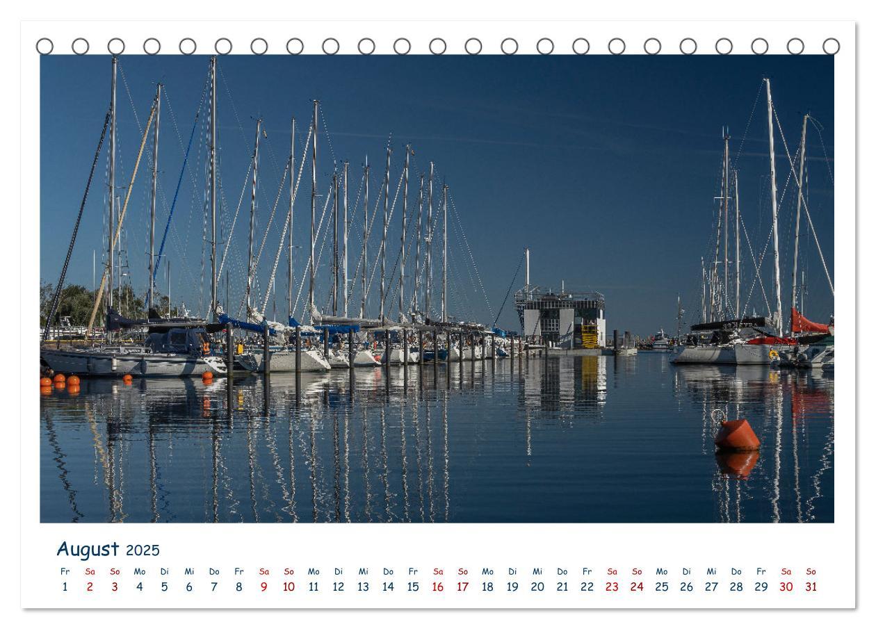 Bild: 9783383896149 | Warnemünde an der Ostsee (Tischkalender 2025 DIN A5 quer), CALVENDO...