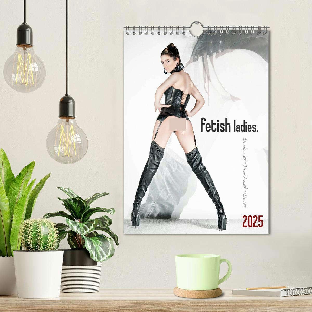 Bild: 9783457089002 | fetish ladies. (Wandkalender 2025 DIN A4 hoch), CALVENDO...