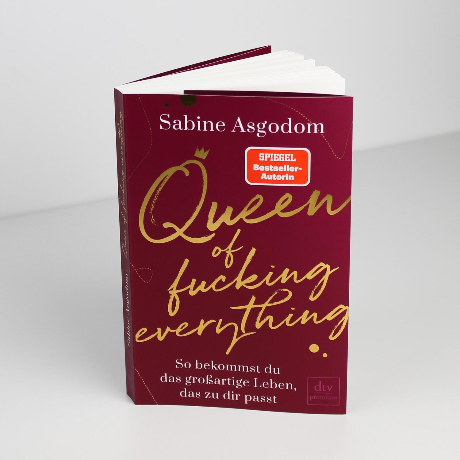 Bild: 9783423262750 | Queen of fucking everything - So bekommst du das großartige Leben,...