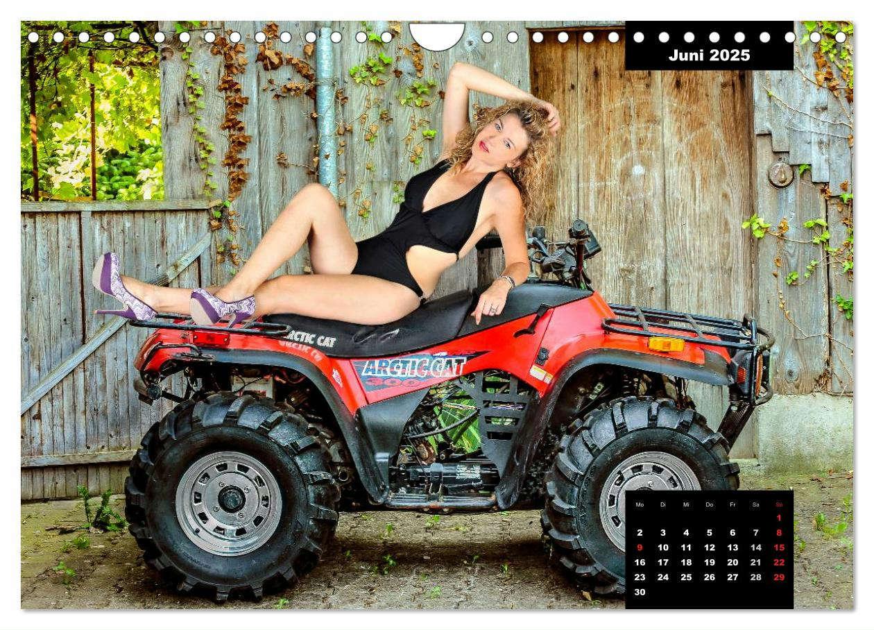 Bild: 9783435638581 | Kurven - Fieber - Modelle und Autos (Wandkalender 2025 DIN A4...