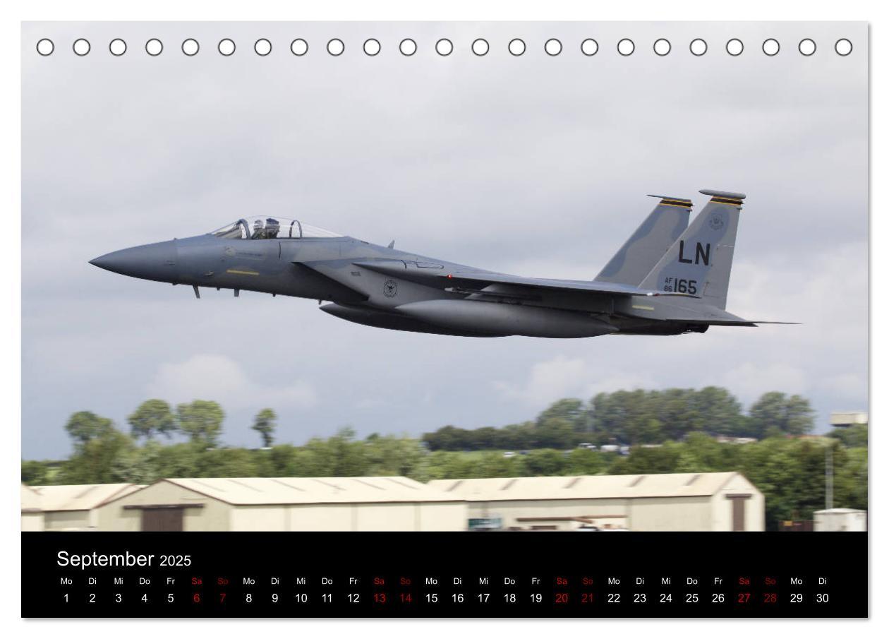 Bild: 9783435347568 | Militärjets (Tischkalender 2025 DIN A5 quer), CALVENDO Monatskalender